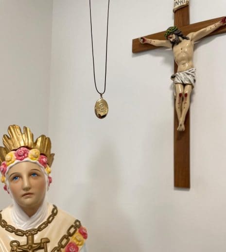 RELICÁRIO DOURADO - Imagem 4